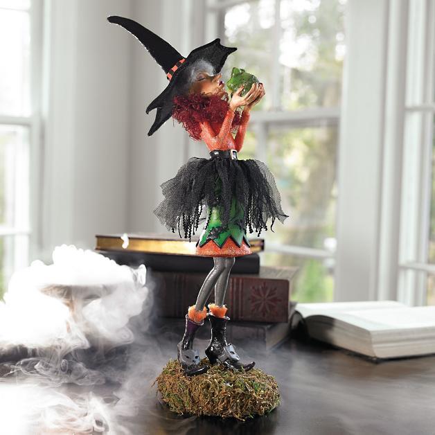 Figurka czarownicy z żywicy – wielokolorowa, wykonana ręcznie z dbałością o najdrobniejsze szczegóły, do dekoracji wnętrz na Halloween