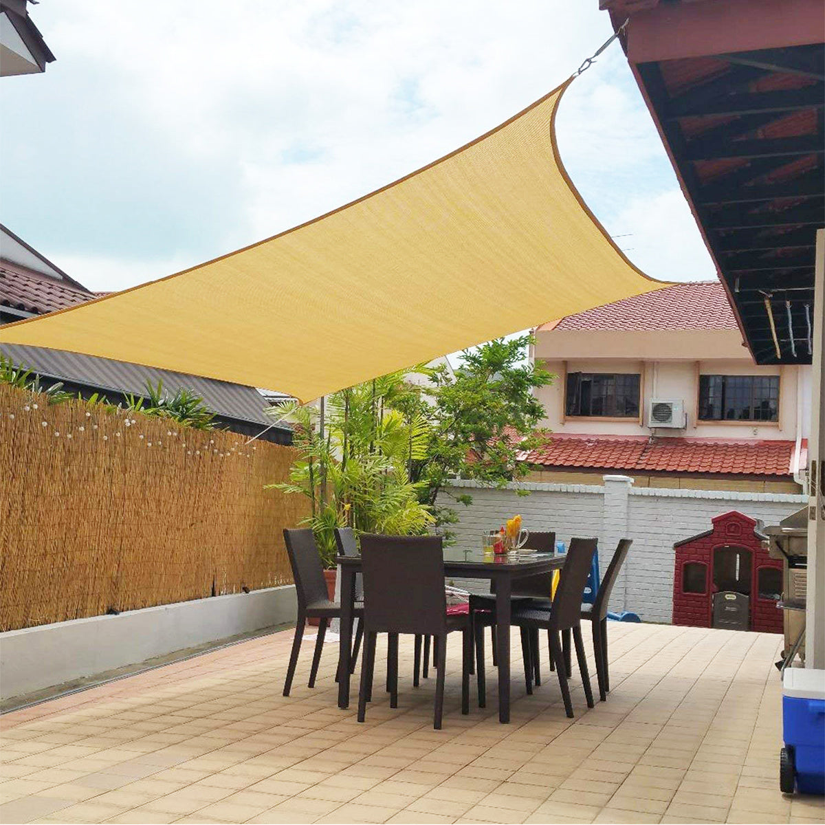 Shade Cloth – Luxury, Waterproof, and Decorative for Balconies or Patios with UV Protection