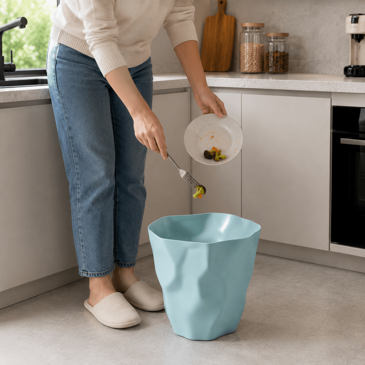 Minimalist Trash Can – Black, Modern Design for the Bathroom, Kitchen, or Office