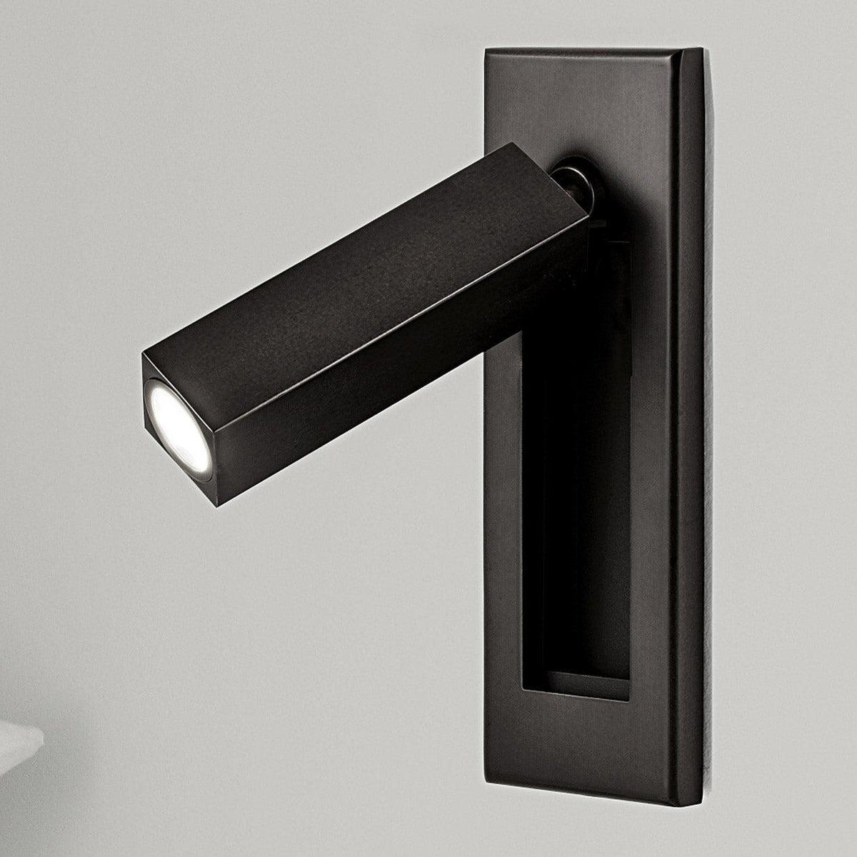 Applique Murale LED Encastrée pour Chevet - Métal