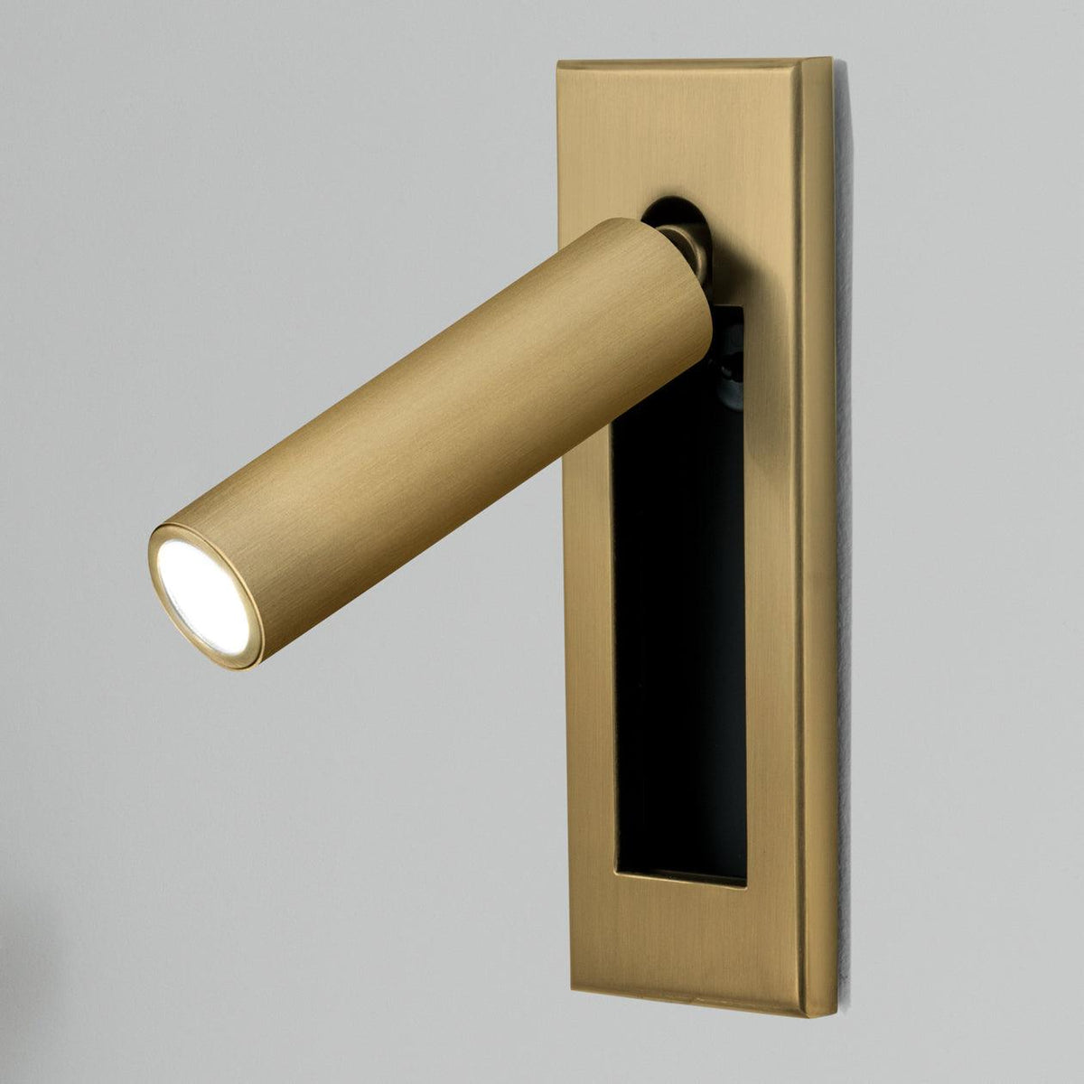 Applique Murale LED Encastrée pour Chevet - Métal