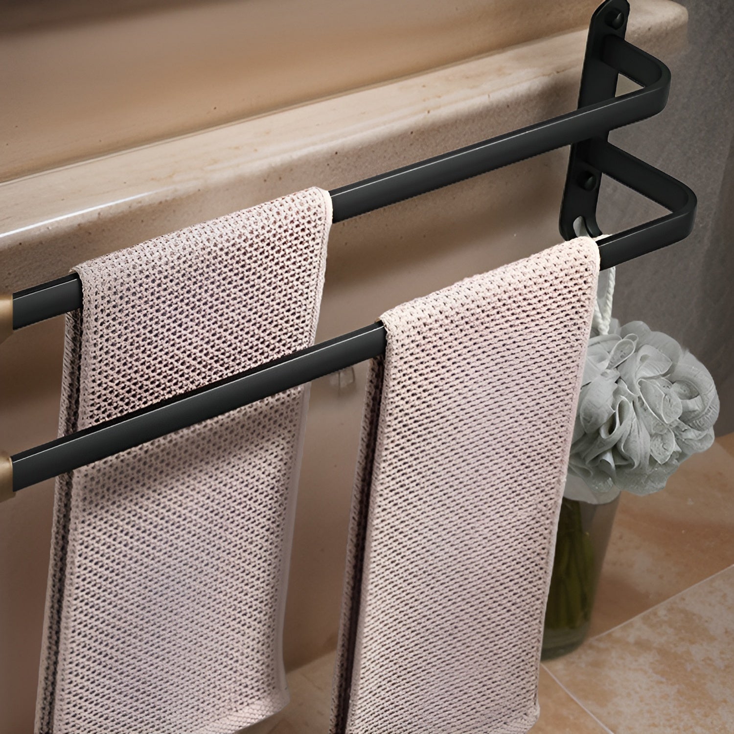Wall-mounted towel rack – Black Aluminum, Modern 3-Tier Design for the Bathroom or Wellness Area