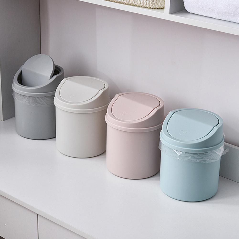 Compact Trash Can with Lid – Black, Stylish Design for the Office or Home Office