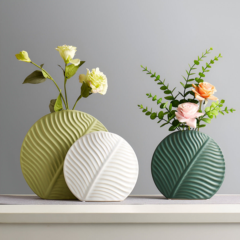 Scandinavian Vase – Handcrafted Ceramics and Neutral Tones for Modern Living Room Decor