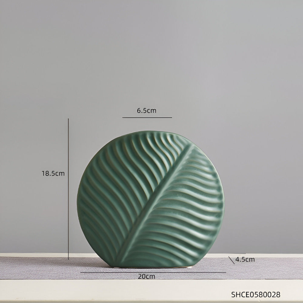 Scandinavian Vase – Handcrafted Ceramics and Neutral Tones for Modern Living Room Decor