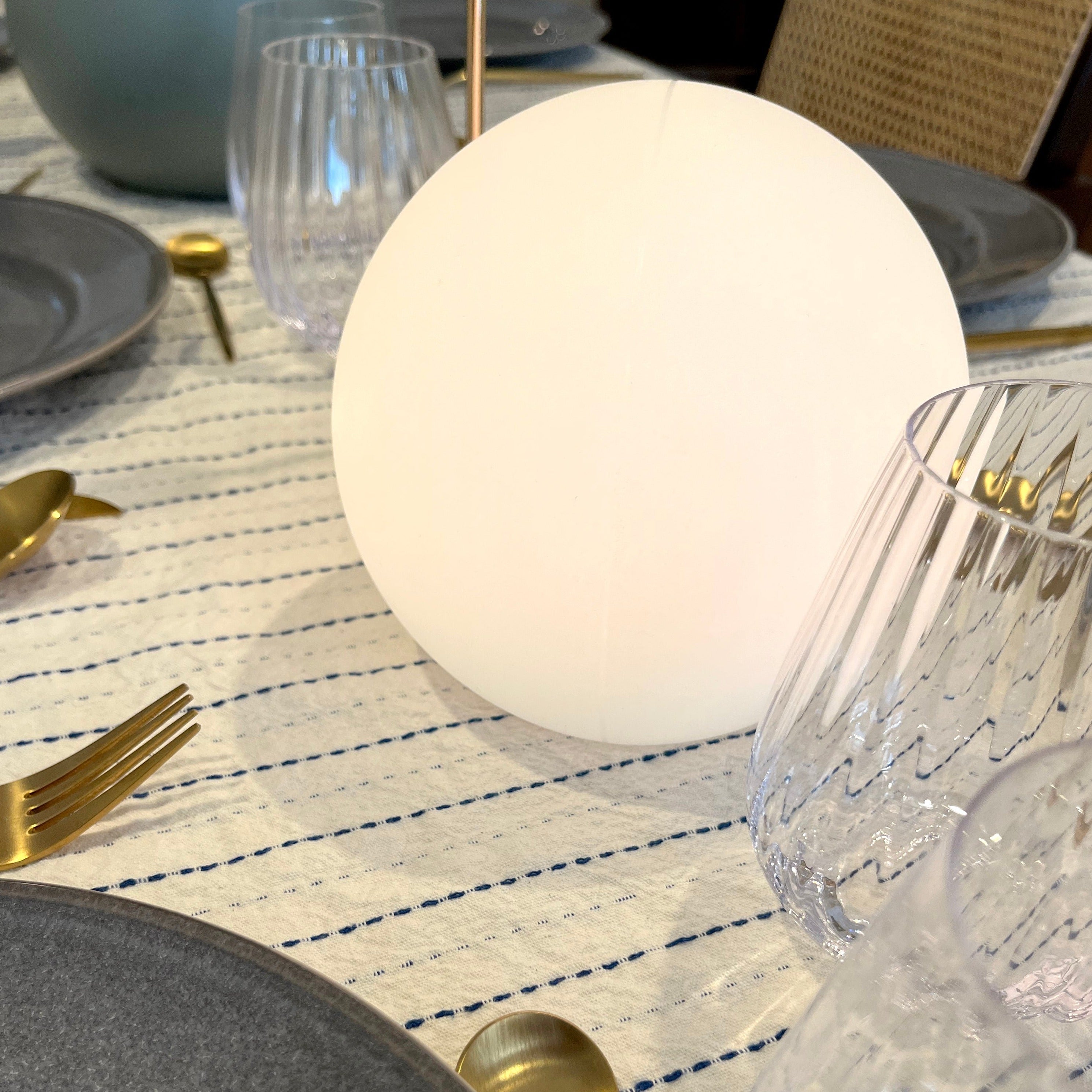 Lampe de Table LED Sans Fil – Écouteurs, Dimmable et Étanche pour Intérieur et Extérieur