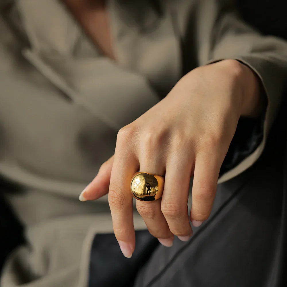 Bague Femme Dôme Plaquée Or - Anneau Statement en Acier Inoxydable
