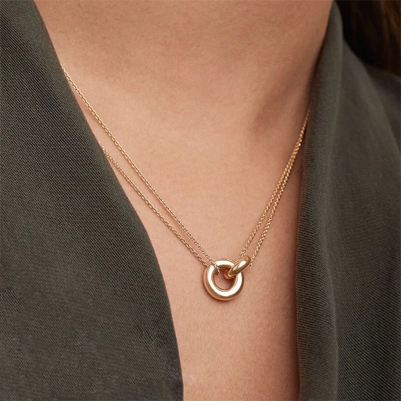 Collier Pendentif Cercles Entrelacés Plaqué Or pour Femme