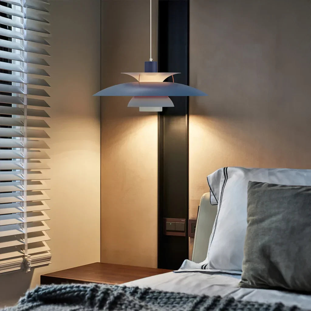 Suspension danoise – Métal superposé, design coloré pour table à manger ou salon