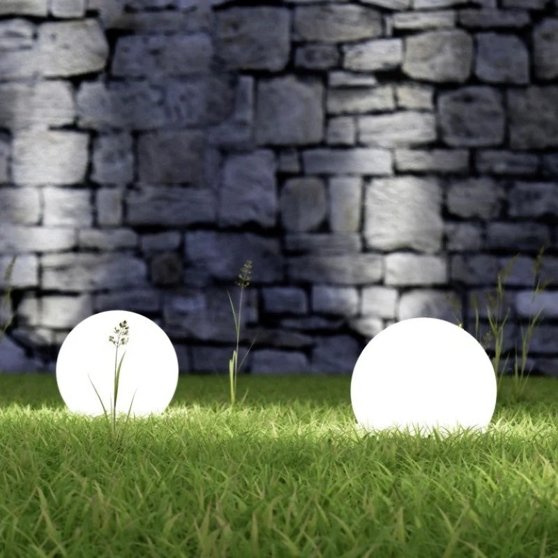 Lampe de jardin sphérique – Résistante aux intempéries, multicolore avec télécommande pour la décoration extérieure et intérieure