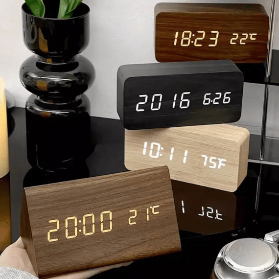 LED Wooden Clock – Natural Wood Finish, Elegant, and Voice-Controlled for the Living Room or Bedroom