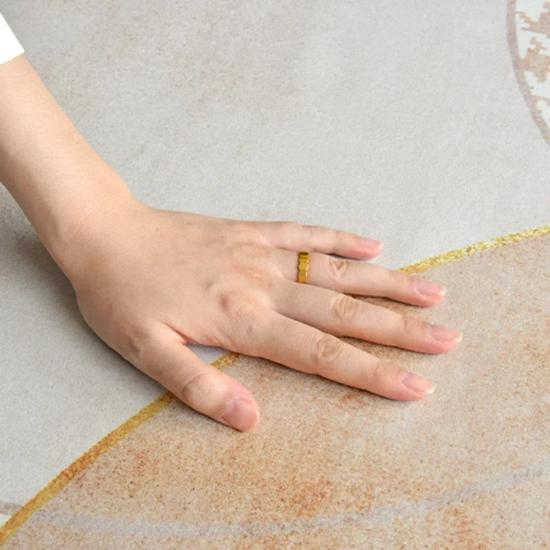 Round Rug – Soft Polyester, Minimalist Design for the Living Room or Bedroom
