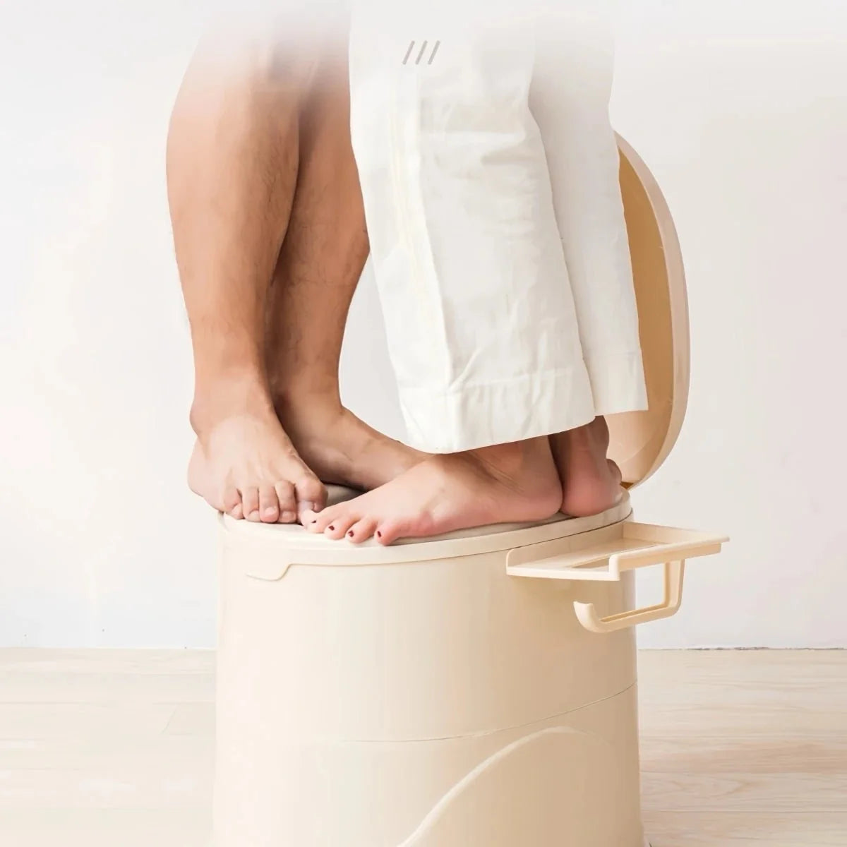 Tragbare mobile Toilette mit Deckel - Ideal für Camping & Reisen 5