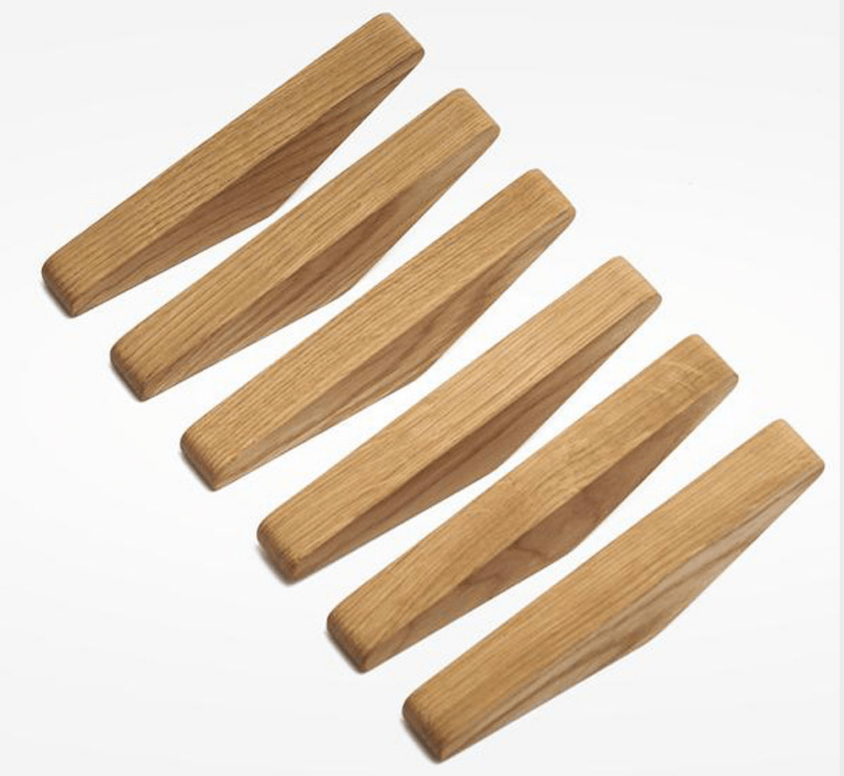 Wooden Wall Hooks – Natural Two-Tone Finish, Minimalist Design for the Entryway or Bedroom
