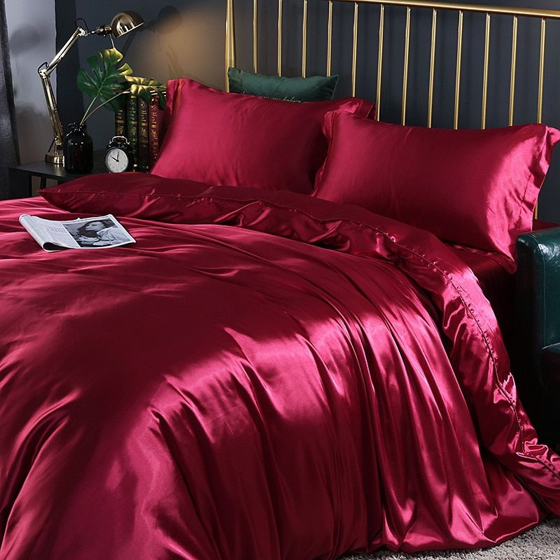 Silk Bedding Set – Cooling, 4-Piece Set in Various Sizes for Bedroom Decor