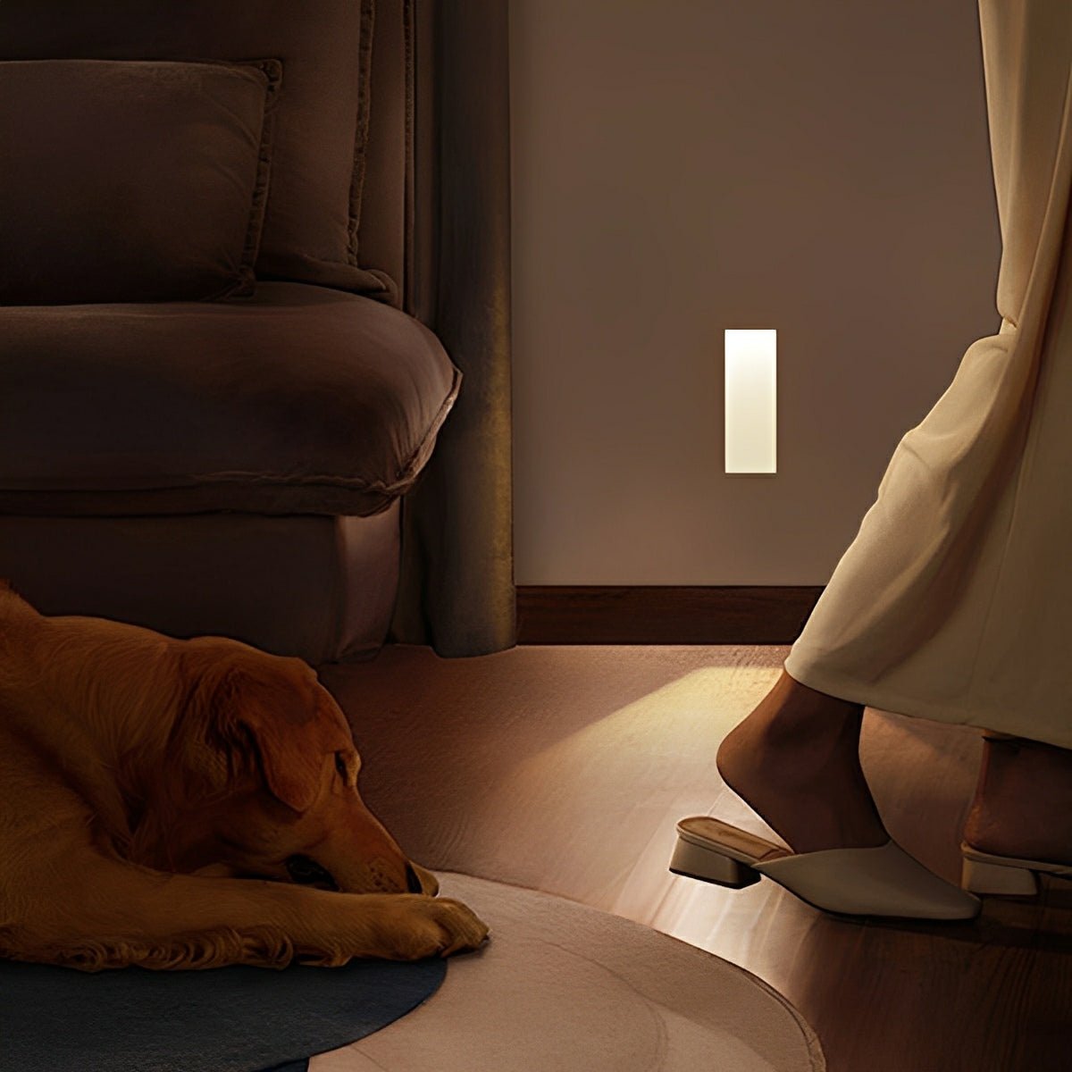Minimalist LED Wall Sconce – White, Rectangular Design with Motion Sensor for the Hallway or Bedroom