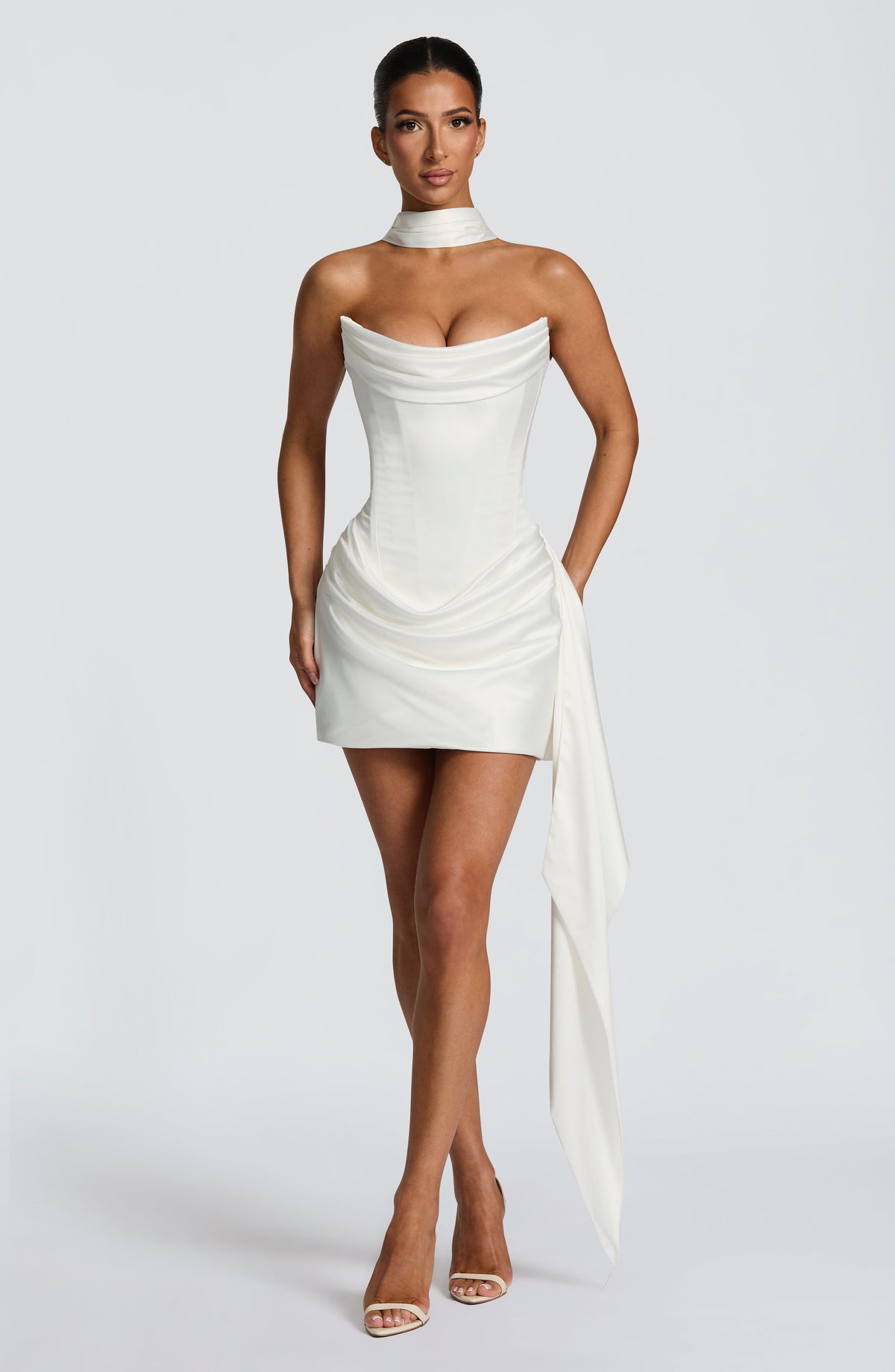 Robe Mini Femme Sans Bretelles avec Détail Écharpe