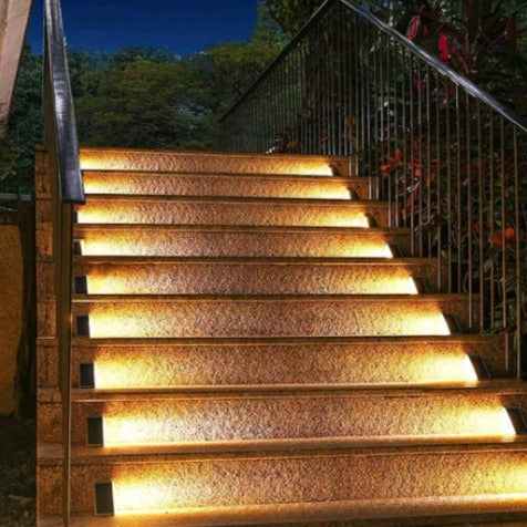 Solar-Powered Step Light – Warm White LED, Weather-Resistant Design for Stairs or Patios