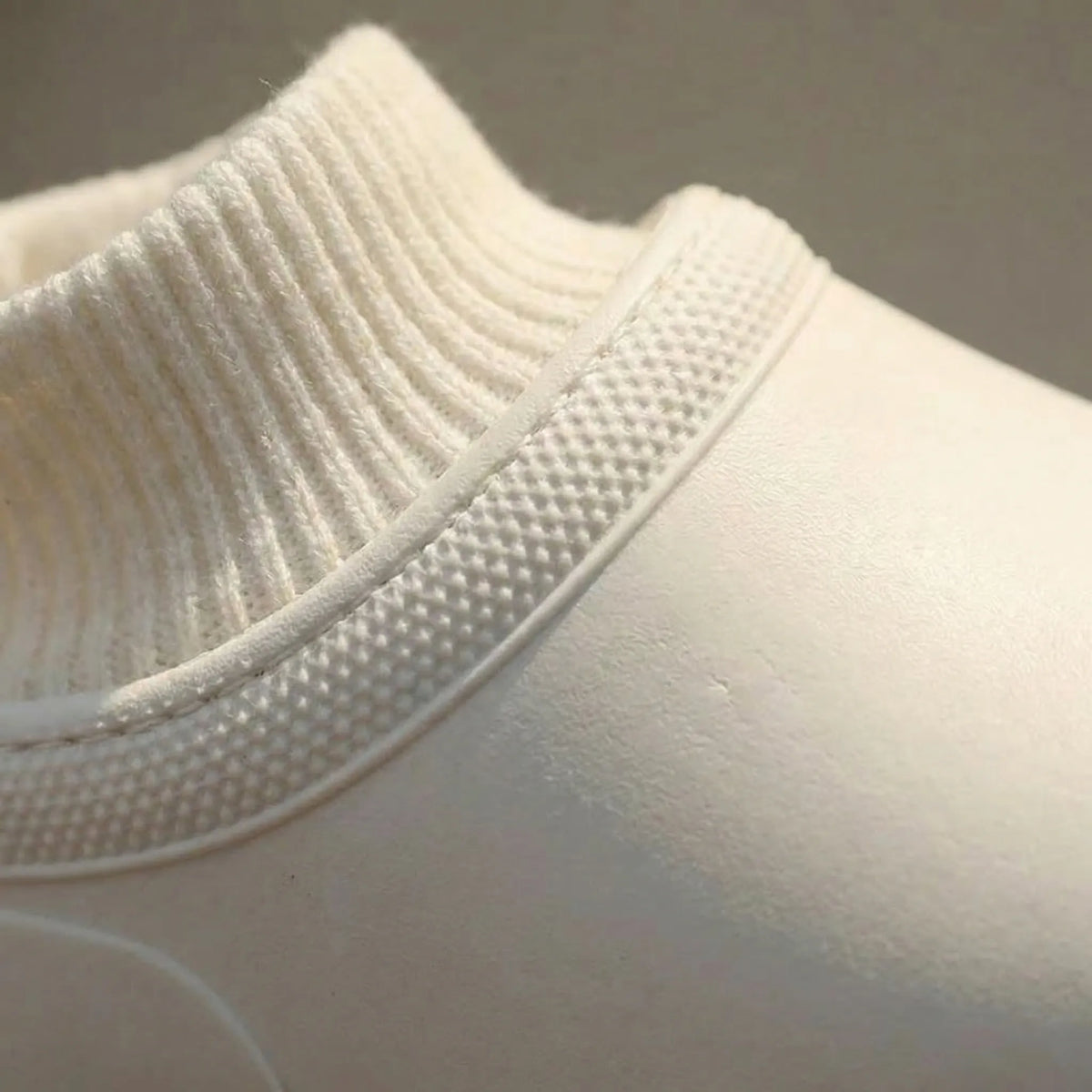 Sabots Imperméables Femme à Enfiler avec Col en Tricot