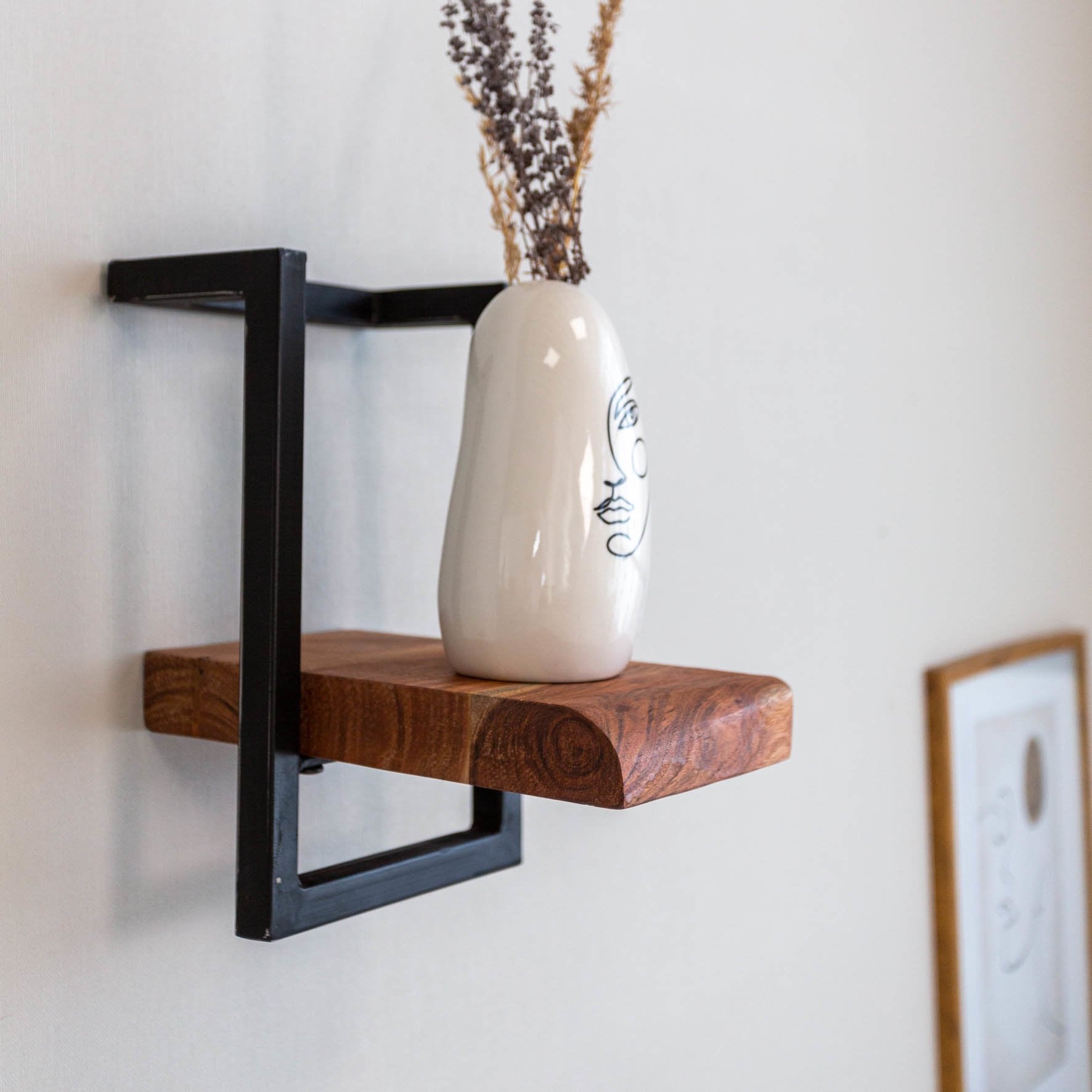 Wandplank – Massief acaciahout met vintage stalen frame voor de woonkamer of hal