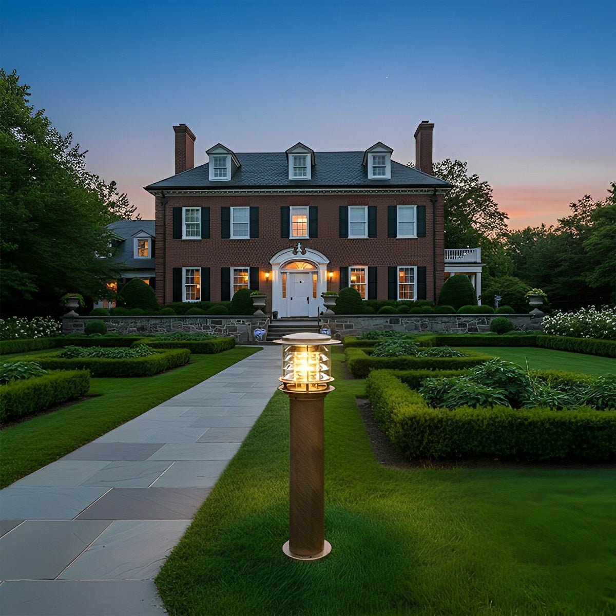 Modern Outdoor Light – Black or Bronze, Waterproof and Energy-Efficient for the Garden or Patio