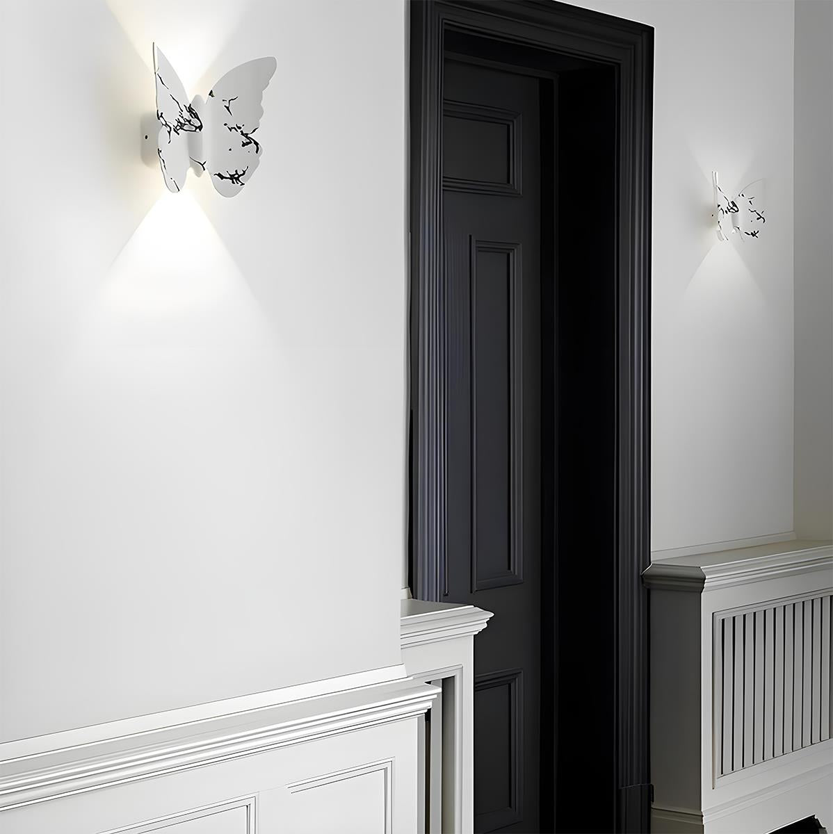Outdoor Wall Sconce – Aluminum, Modern Animal Design in Black or White for Garden or Patio Lighting