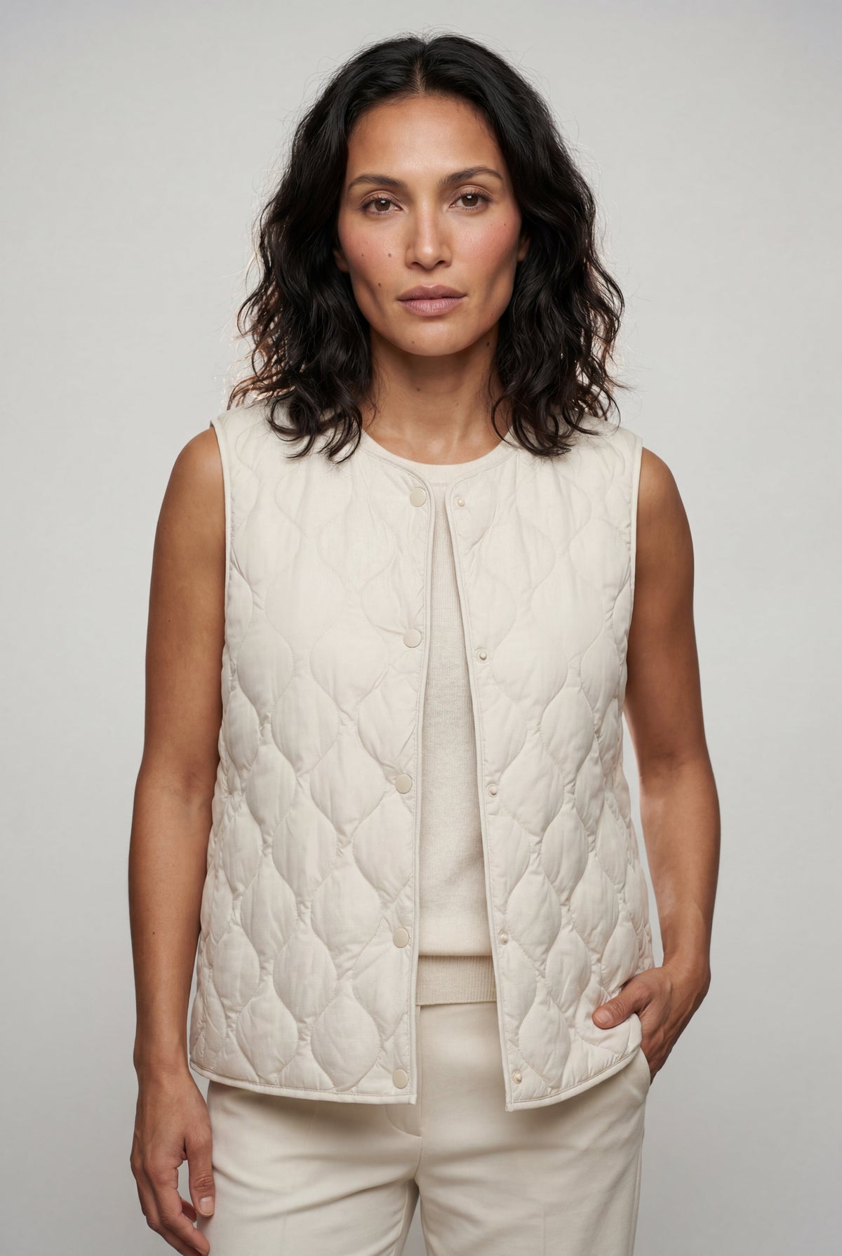 White Diamond-quilted Sleeveless Bodywarmer Vest with Snap Closure - Photo 1